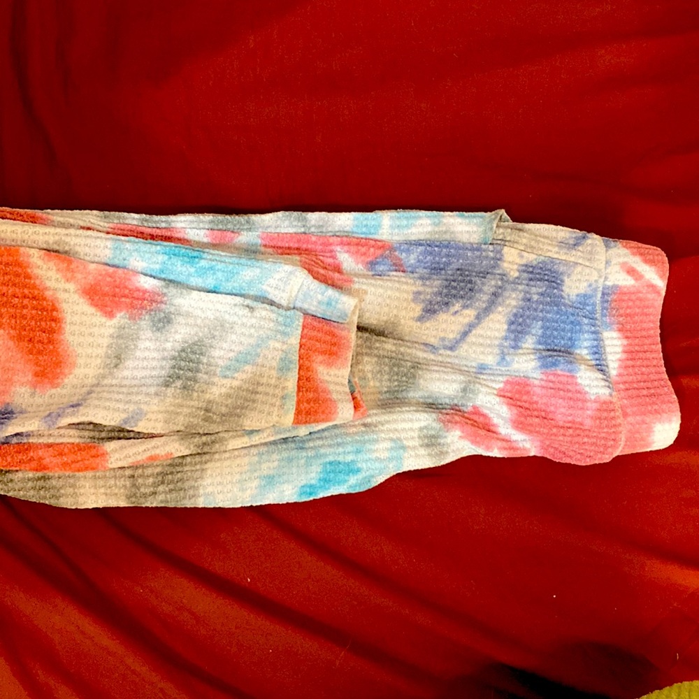 I am selling cute tie~dye bottoms the size is xs and only for 7.00$